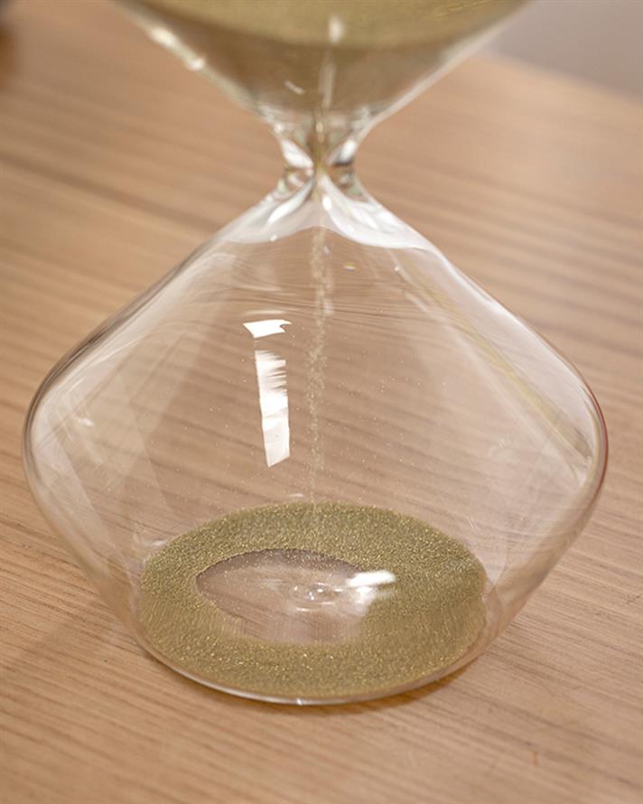 Fancy Cam 30 Dk Kum Saati Gold