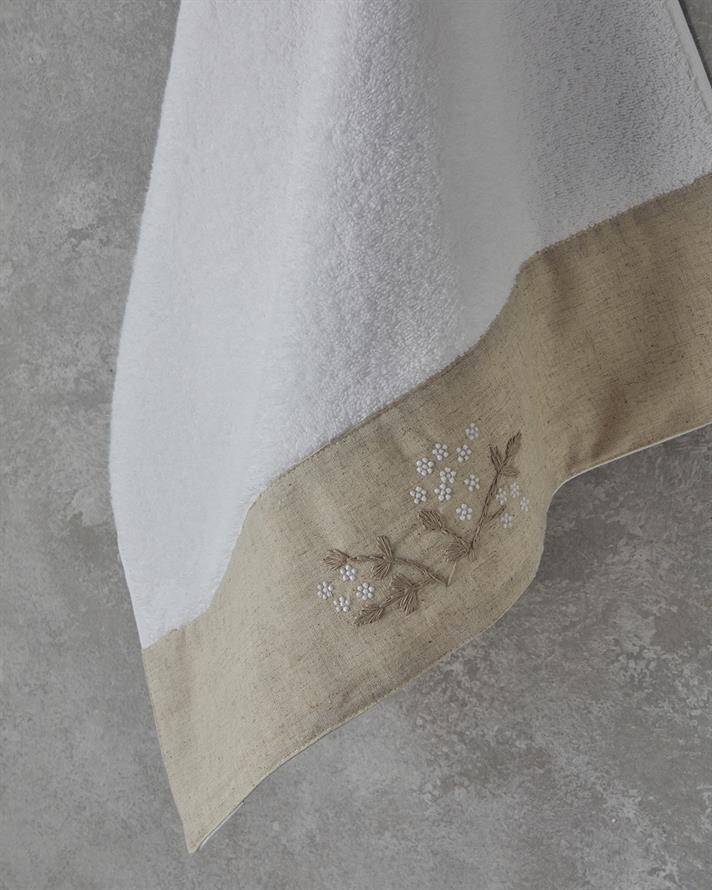 Flower Bud Pamuklu Nakışlı Yüz Havlusu 50x90 cm Beyaz