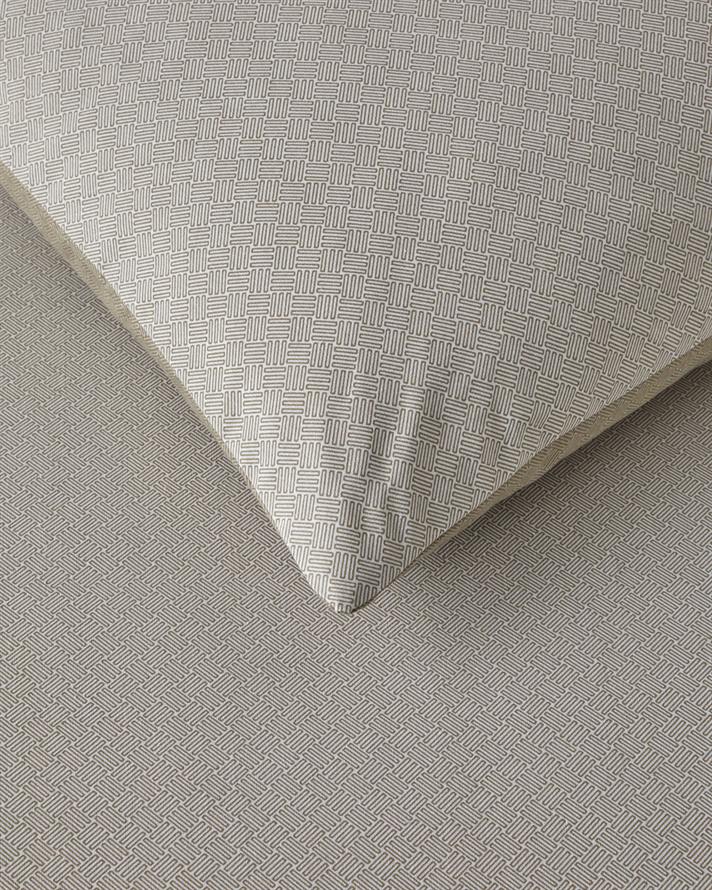 Flowing Stripes Kolay Ütülenir Çift Kişilik Çarşaflı Nevresim Takımı 200x220 cm Bej