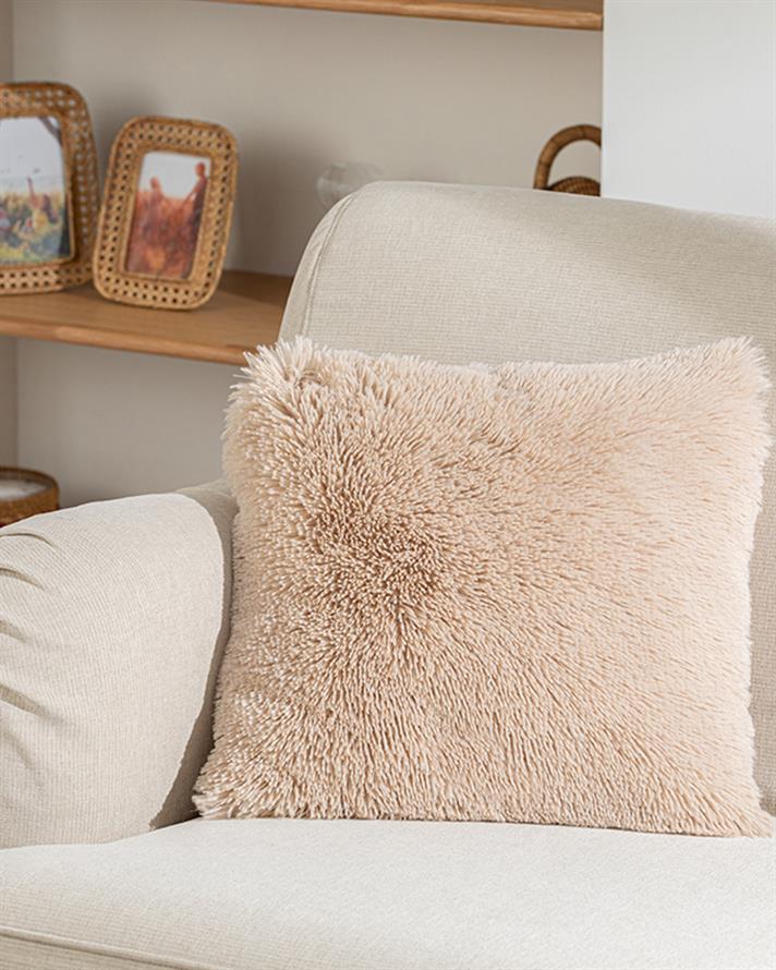Fluffy Pelüş Kırlent Kılıfı Bej