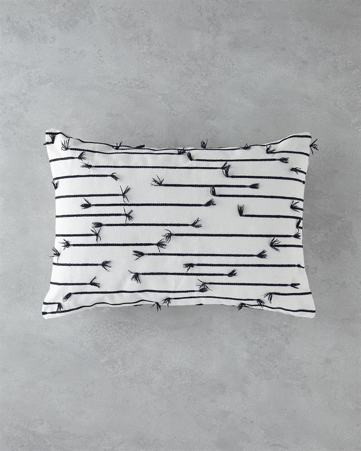 Fringe Jakarlı Dekoratif Kırlent 35x50 cm Ekru-Siyah