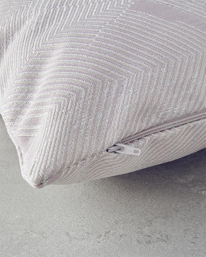 Gina Jakarlı Dekoratif Kırlent Mürdüm