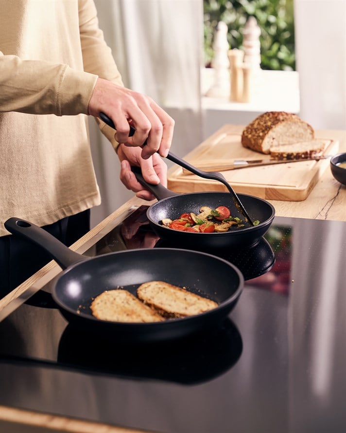 Henckels by Zwilling Breeze Ceramic Tava 28 cm Siyah