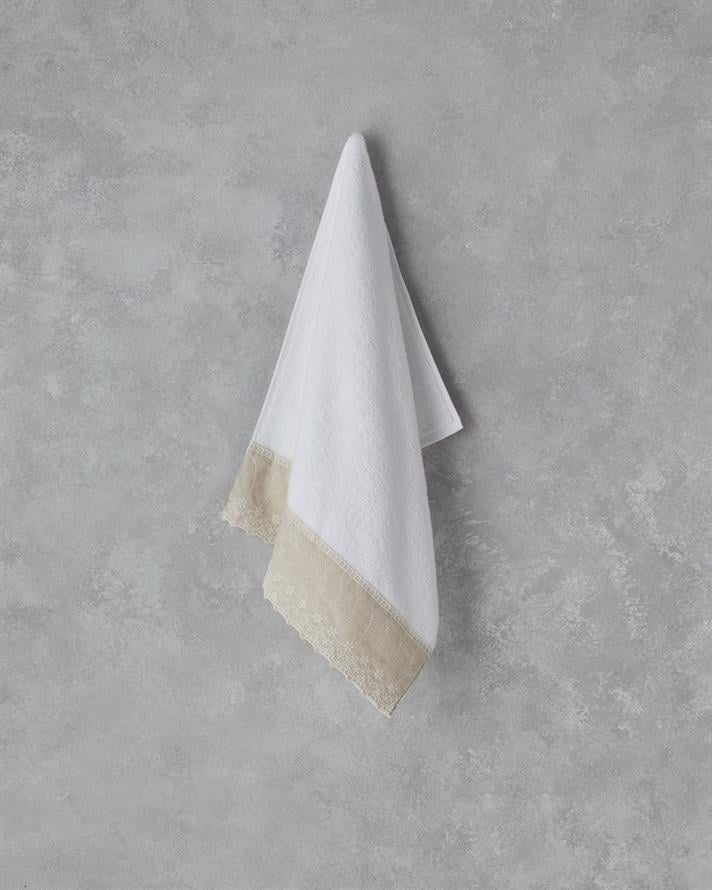 Linda Pamuklu Nakışlı Yüz Havlusu 50x90 cm Beyaz