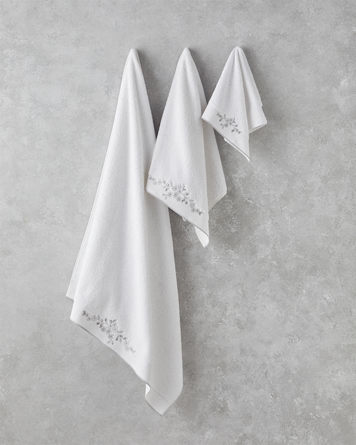 Lisa Pamuklu Nakışlı Yüz Havlusu 50x90 cm Beyaz