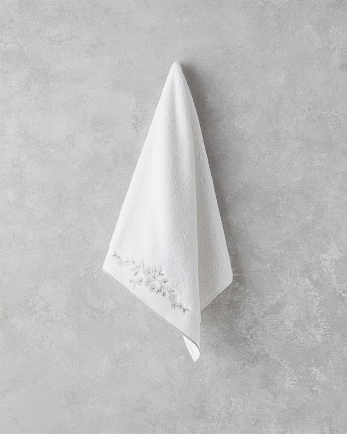 Lisa Pamuklu Nakışlı Yüz Havlusu 50x90 cm Beyaz