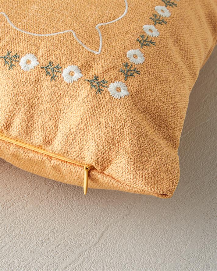 Lucie Punch Nakışlı Kırlent Kılıfı Sarı