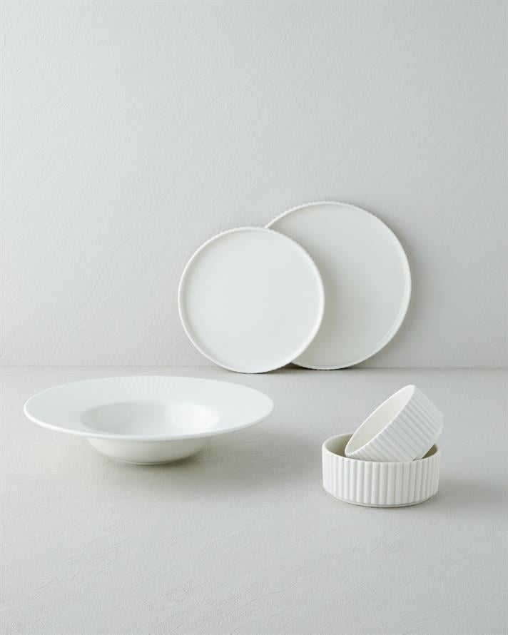 Lunara Porselen Servis Tabağı 24 cm Beyaz