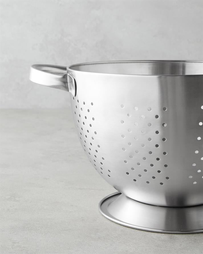 Makeda Paslanmaz Çelik Süzgeç 22 cm Gri