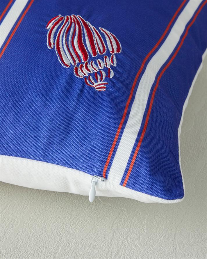 Merma Nakışlı Kırlent Kılıfı Lacivert