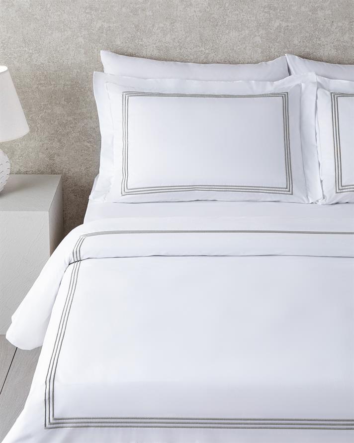 Modern Frame Nakışlı Perkal King Size Çarşaflı Nevresim Takımı 240x220 cm Gümüş