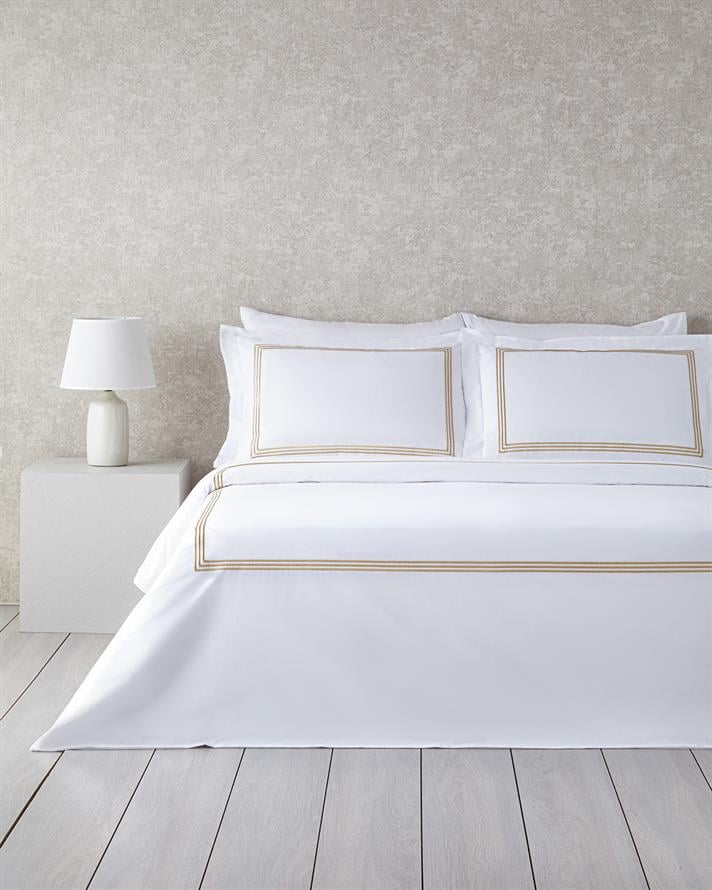 Modern Frame Nakışlı Perkal Super King Plus Çarşaflı Nevresim Takımı 260X240 cm Gold