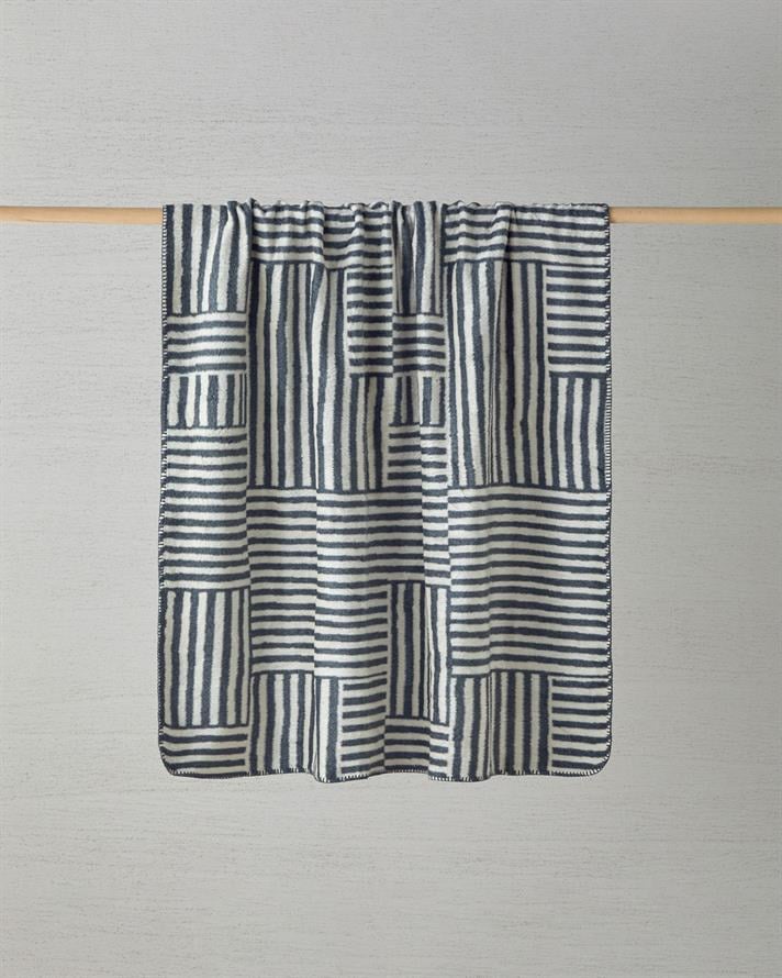 New Line Akrilik Pamuklu Tv Battaniye 130x170 cm Siyah-Krem