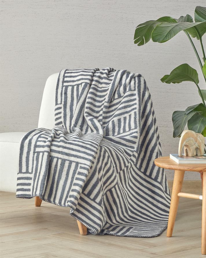 New Line Akrilik Pamuklu Tv Battaniye 130x170 cm Siyah-Krem