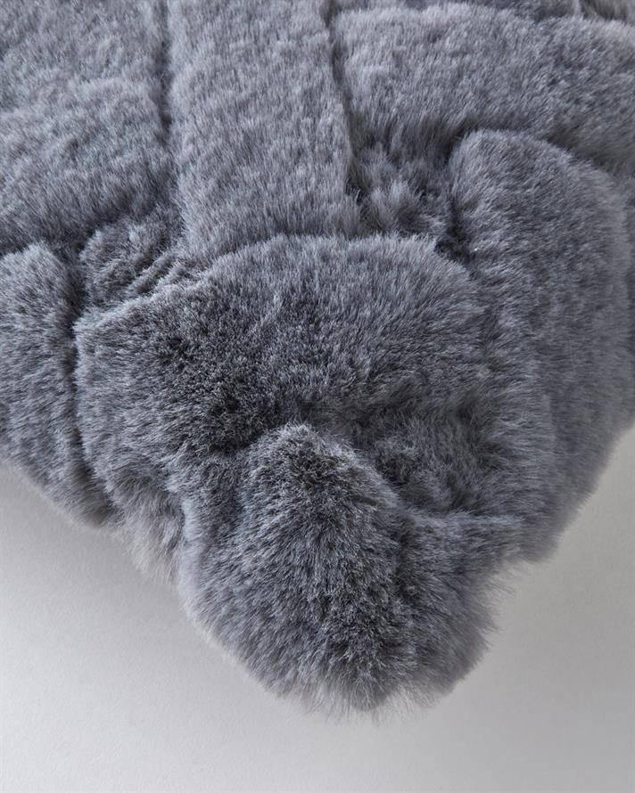 Peggy Pelüş Kırlent Kılıfı 45x45 cm Gri