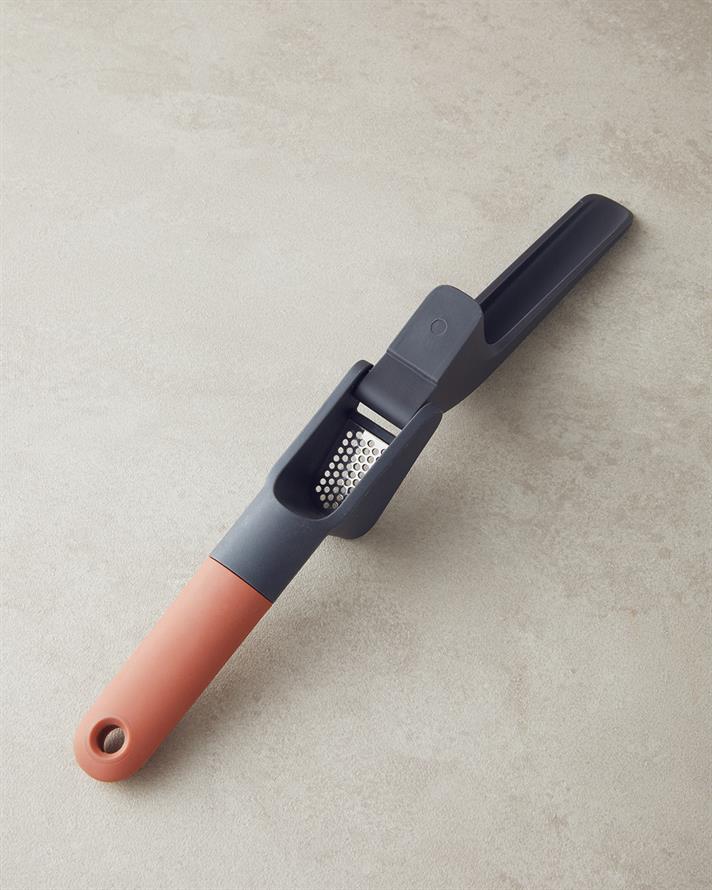 Pelle Paslanmaz Çelik Sarımsak Ezici 18 cm Turuncu