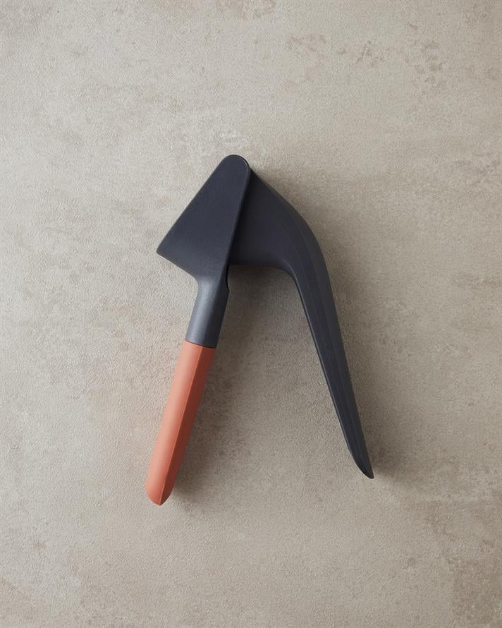 Pelle Paslanmaz Çelik Sarımsak Ezici 18 cm Turuncu