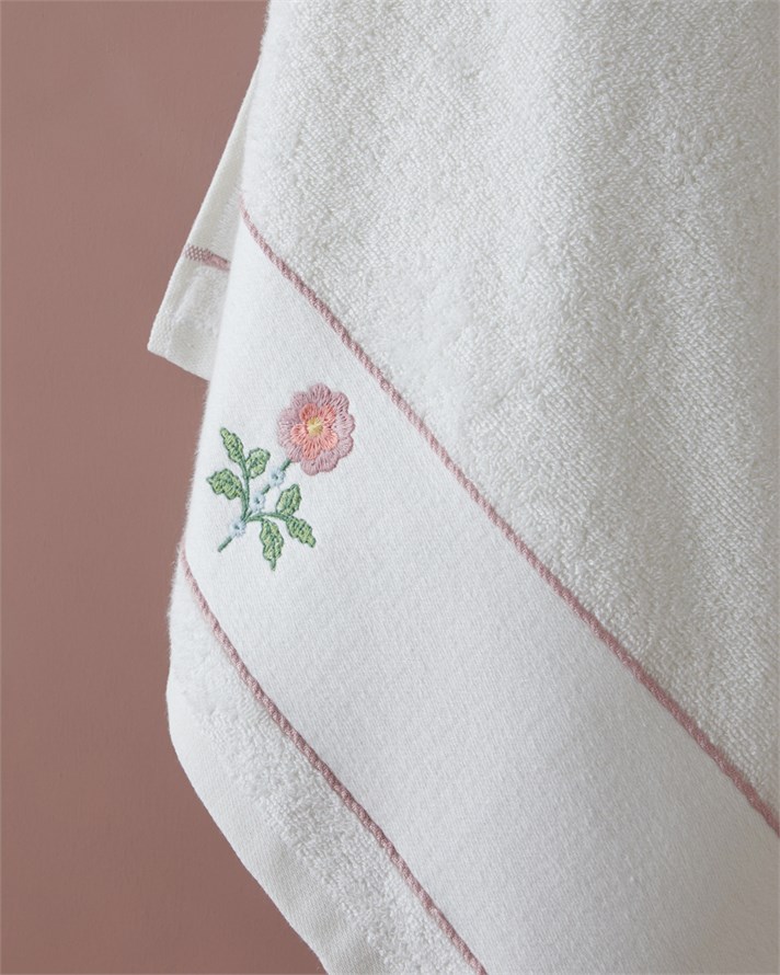 Petal Bloom %100 Pamuk Nakışlı Yüz Havlusu 50x90 cm Beyaz