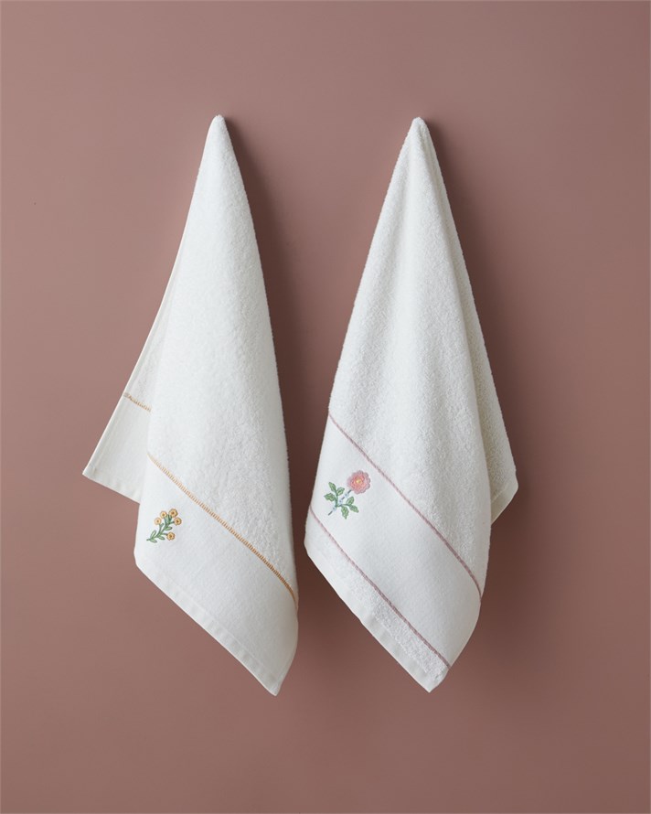 Petal Bloom %100 Pamuk Nakışlı Yüz Havlusu 50x90 cm Beyaz