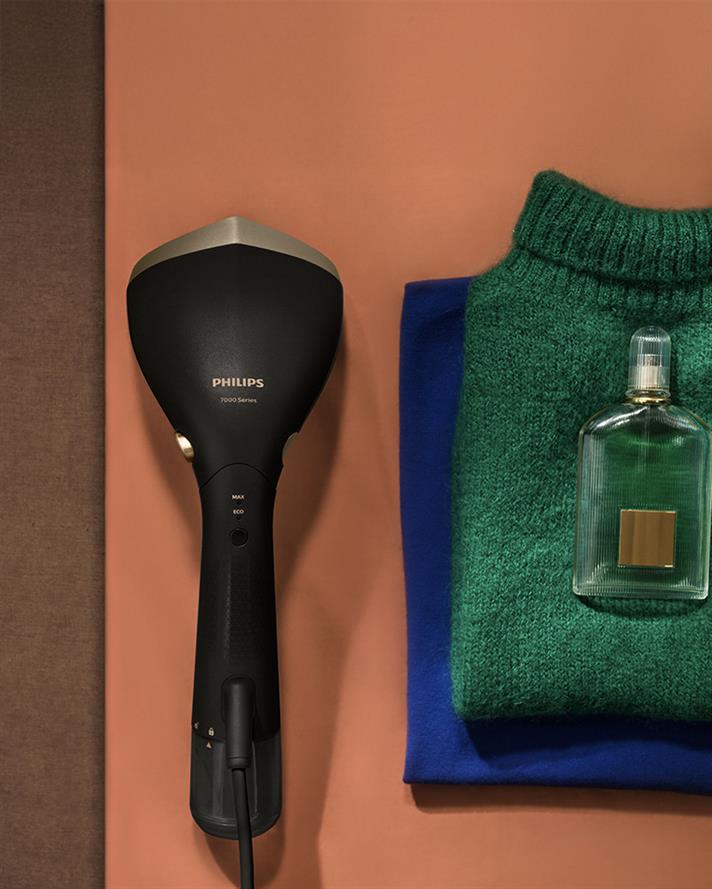 Philips 7000 Serisi STH7060/80 Taşınabilir Buharlı Düzleştirici Siyah