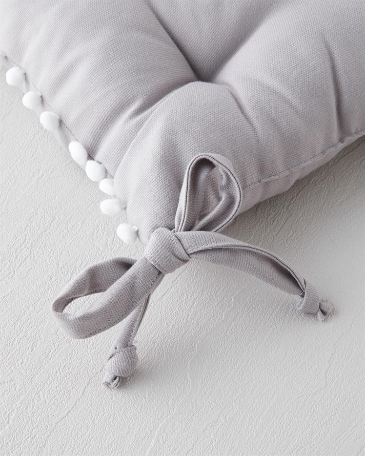 Puff Ponponlu Tekli Sandalye Minderi 40x40 cm Açık Gri