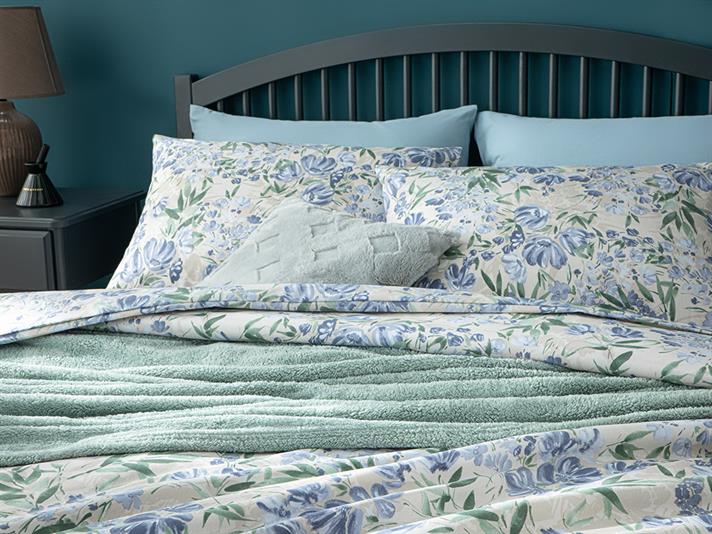 Romantic Bloom Kolay Ütülenir Çift Kişilik Çarşaflı Nevresim Takımı Mavi