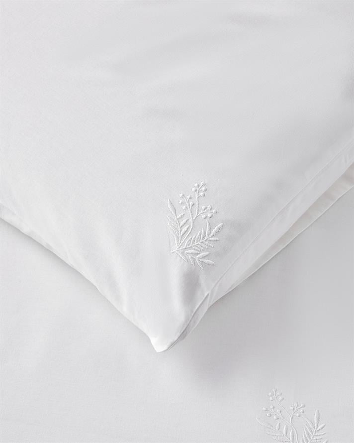 Royal Leafage Nakışlı Pamuk King Size Nevresim Takımı 240x220 cm Beyaz
