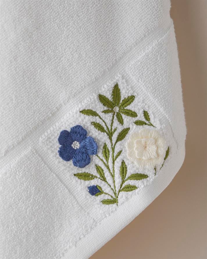 Serene Floral Pamuk Kabartma Nakışlı Yüz Havlusu 50x80 cm Beyaz