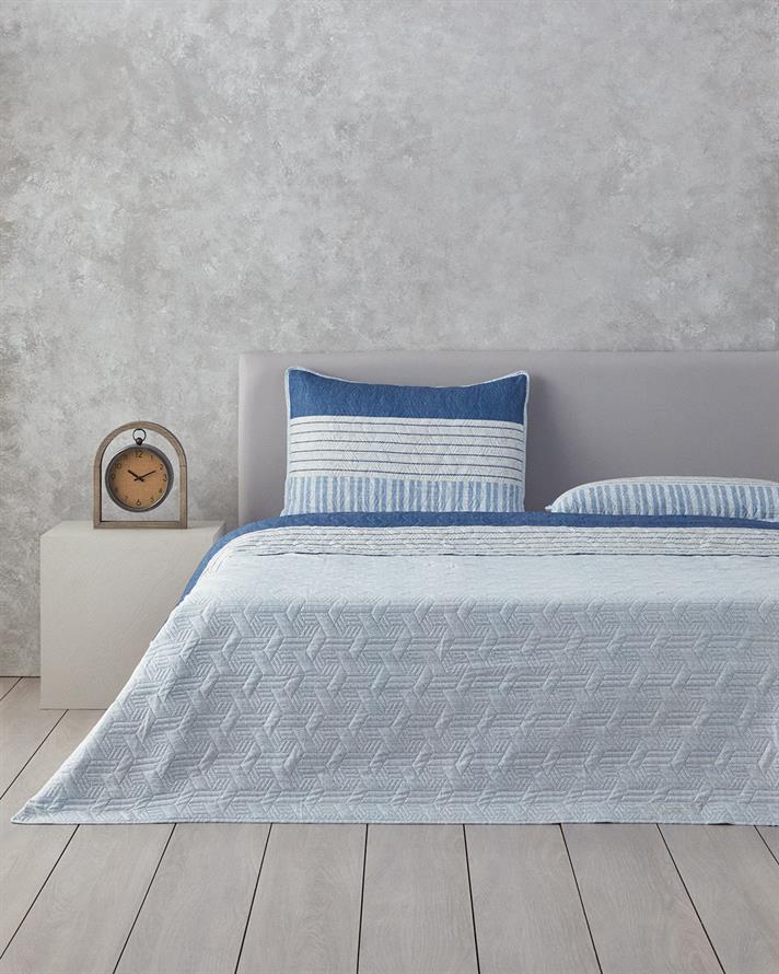 Sleek Stripes Çift Taraflı Tek Kişilik Yatak Örtüsü Takımı Mavi