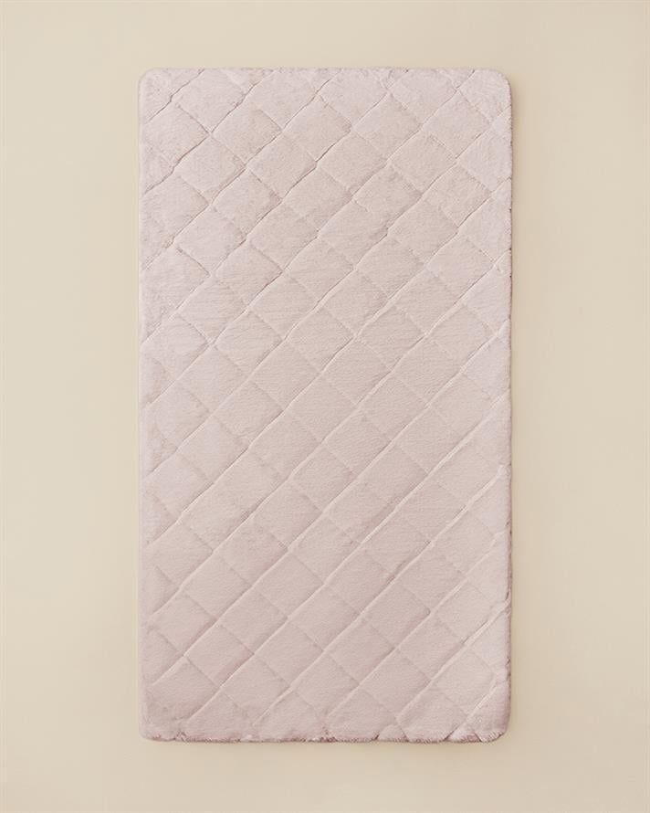 Soft Touch Rabbit Pelüş Halı Pudra