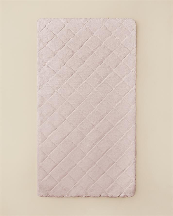 Soft Touch Rabbit Pelüş Halı Pudra