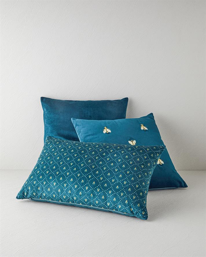 SwarmBees Kadife Nakışlı Kırlent Kılıfı 45x45 cm Yeşil