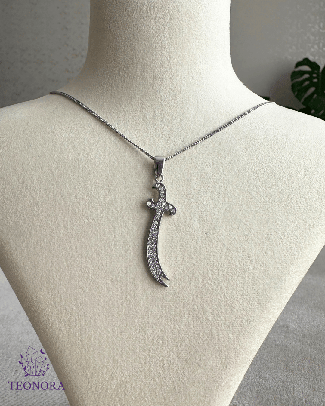 Kılıç Model Zirkon Taşlı Gümüş Kolye
