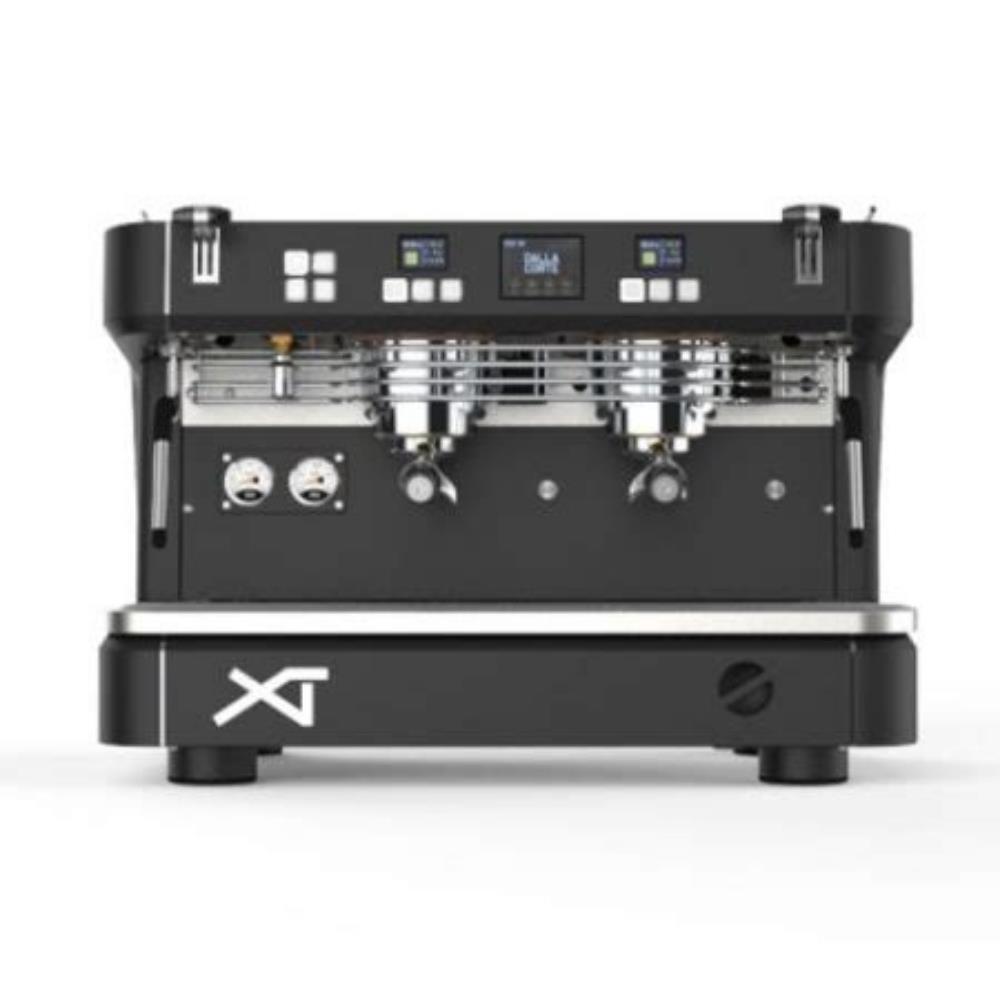 Dalla Corte XT Barista 2 Gruplu Espresso Makinesi – Multi‑Boiler, Akış + Tartı Kontrol, Cool‑Touch