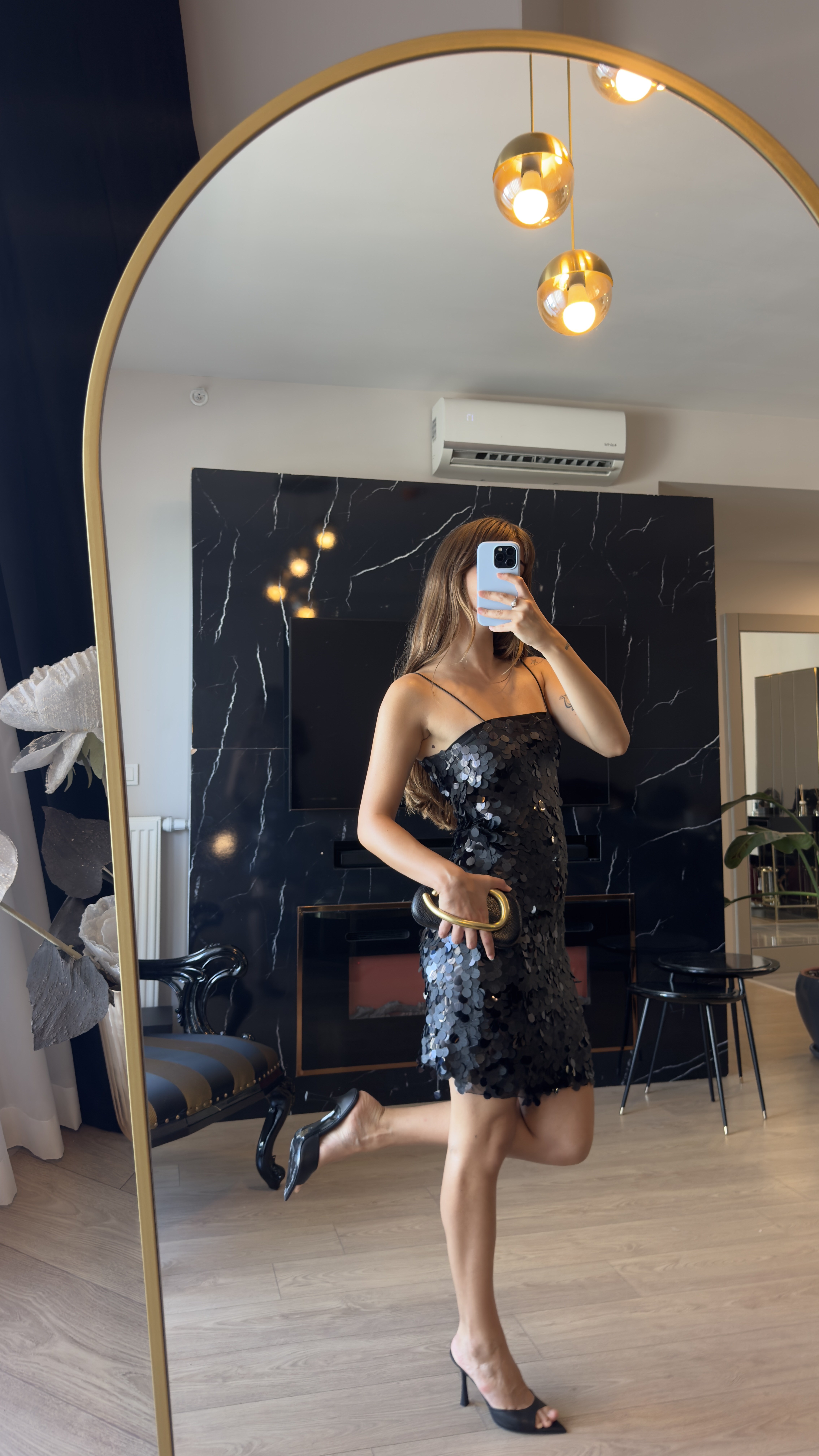 Siyah Payetli Askılı Mini Elbise