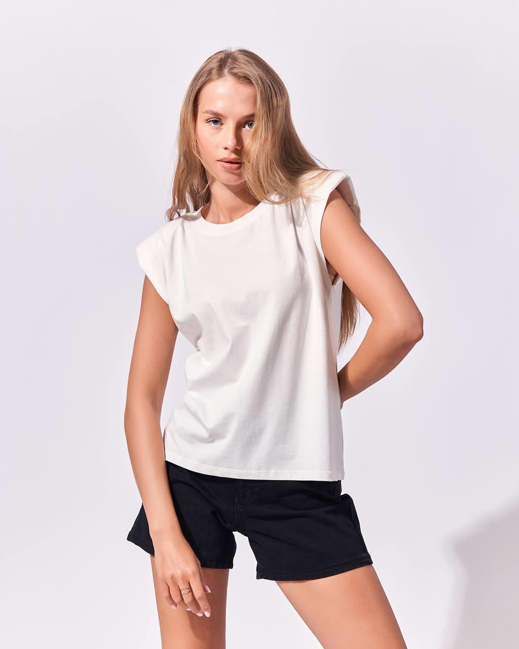 Vatkalı Ekru Kolsuz T-Shirt