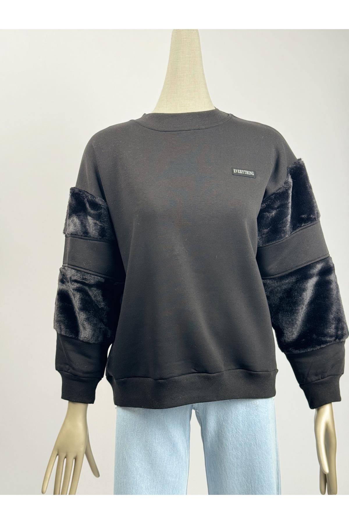 Kolları Peluş Detaylı Şardonlu Siyah Sweatshirt