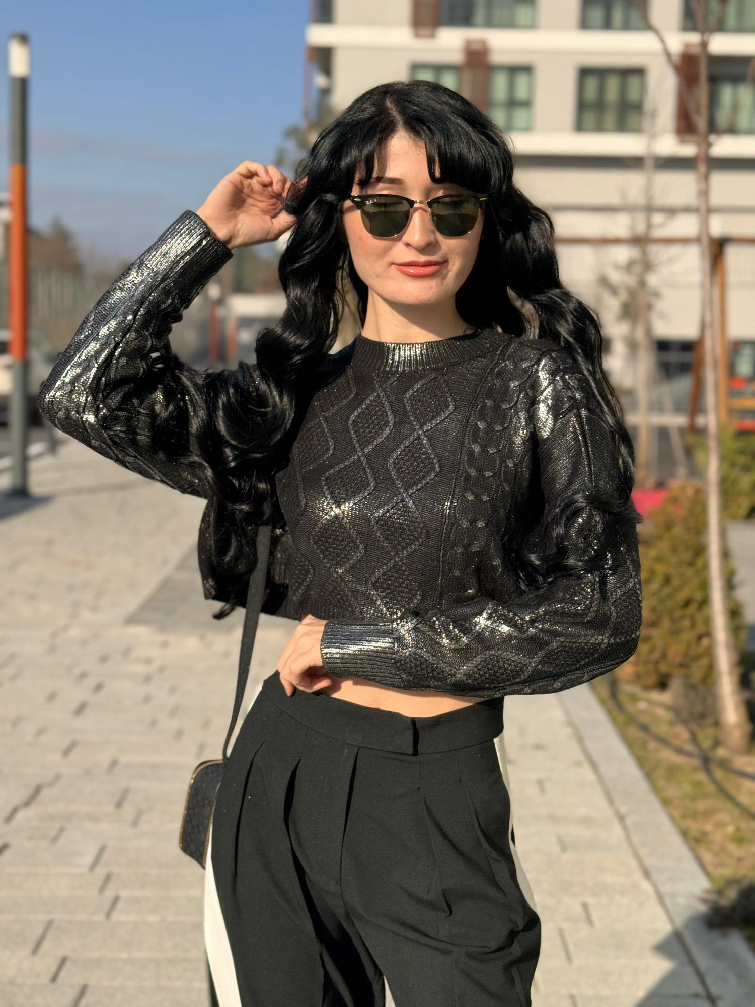 SİYAH VARAK BASKILI TRİKO KAZAK