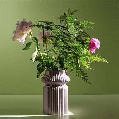 Love Edward Vase El Yapımı Porselen Vazo / Lila