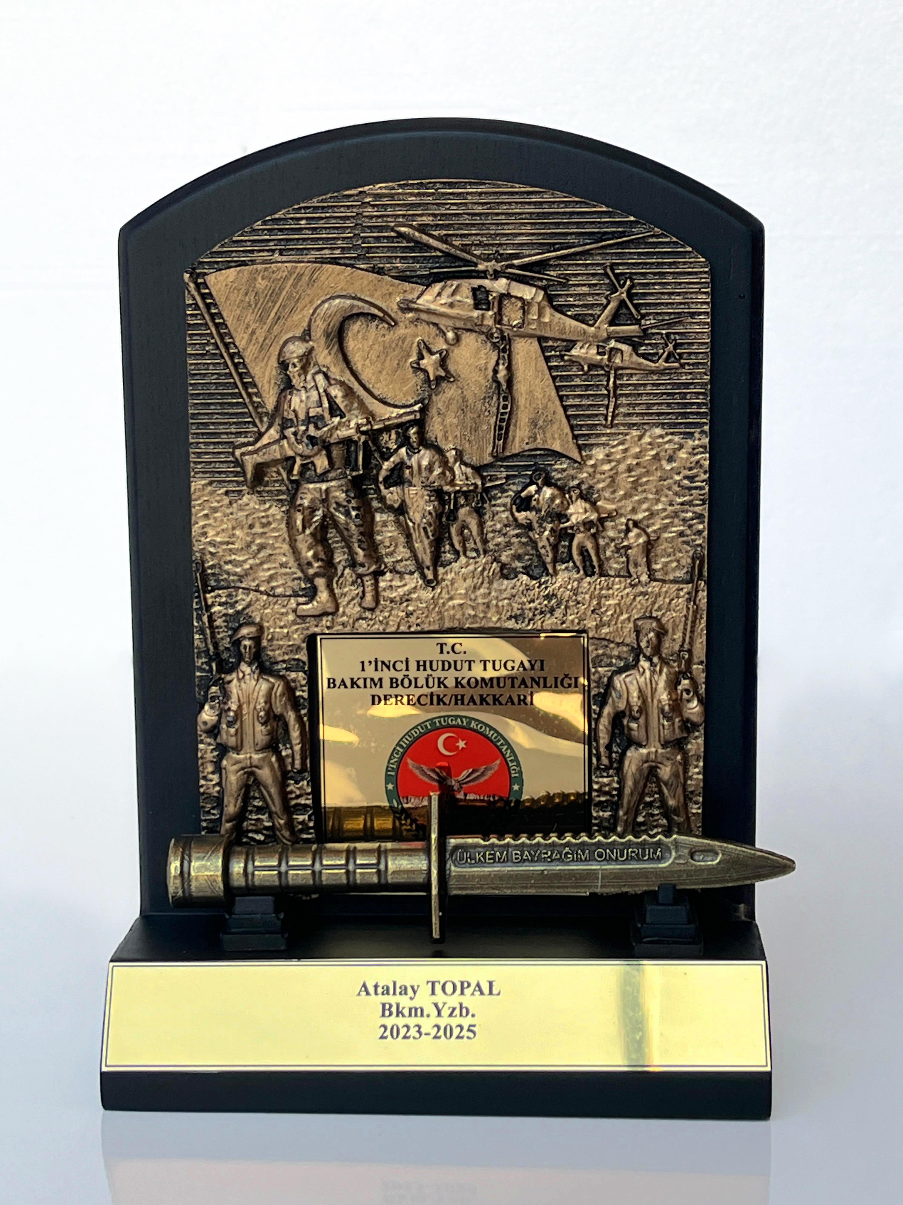 Askeri Birliklere Özel Hizmet Anısı Plaketi Bıçaklı ( Siyah )