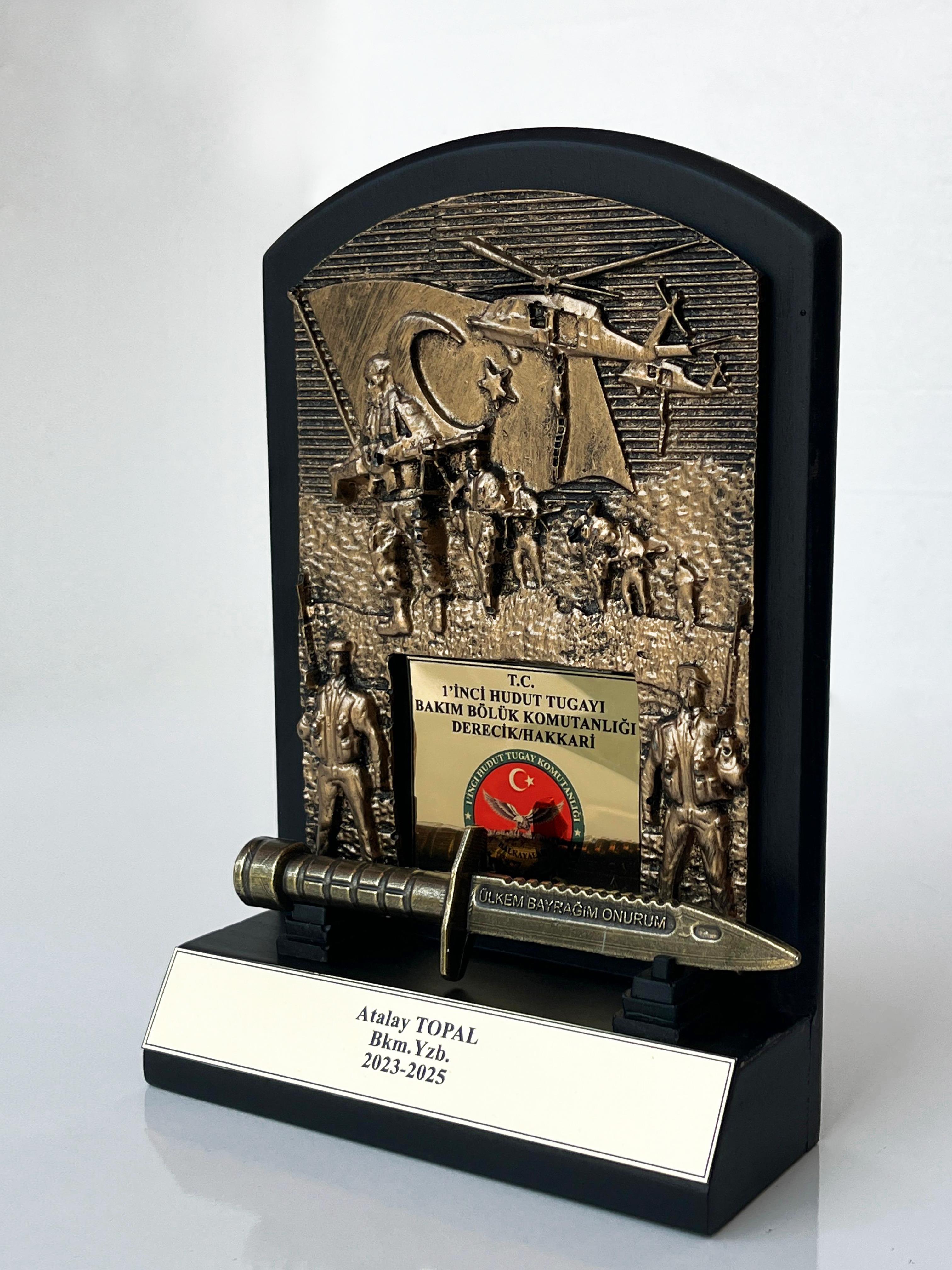 Askeri Birliklere Özel Hizmet Anısı Plaketi Bıçaklı ( Siyah )