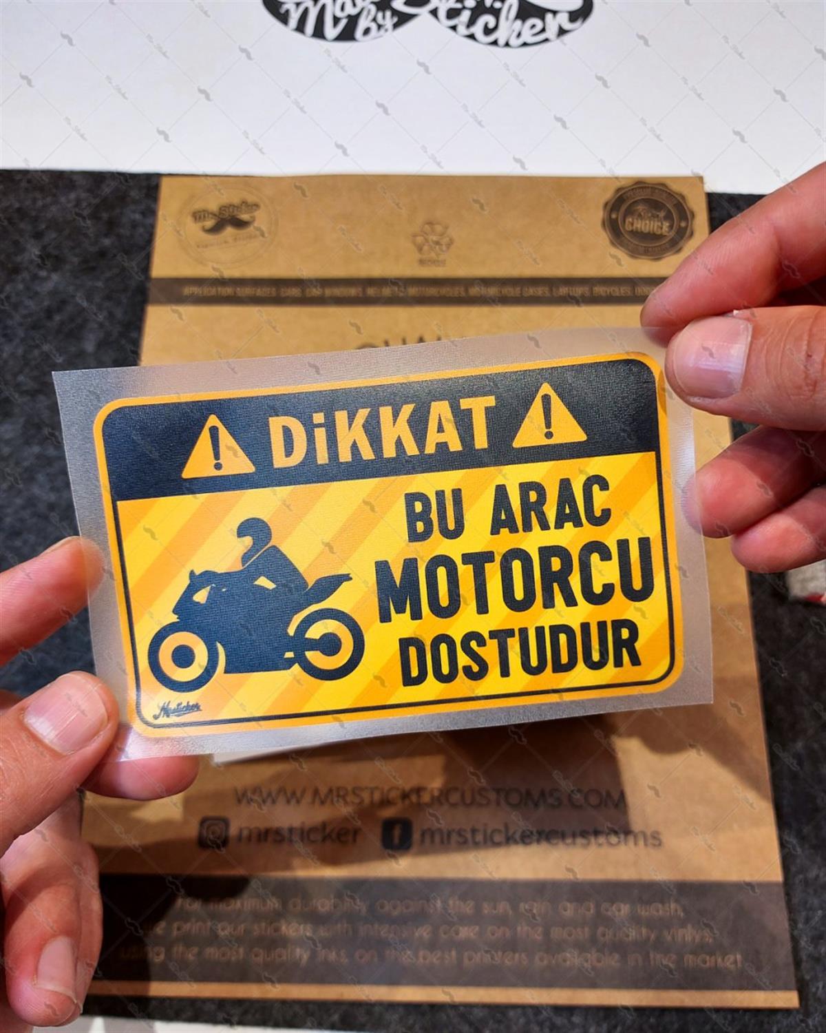 WRN47 Bu Arac Motorcu Dostudur Etiketi - Turuncu