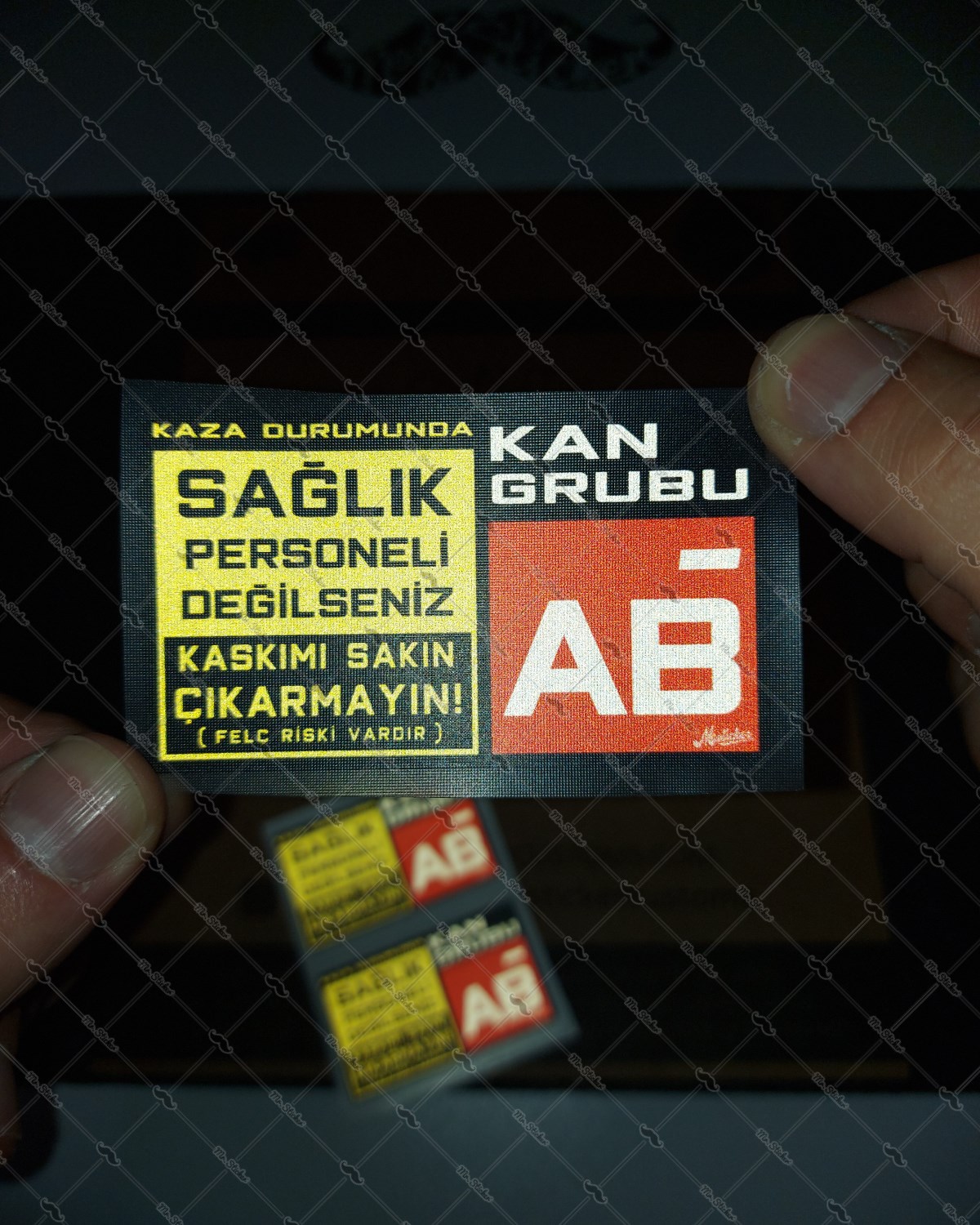 BT68 Reflektif Kaskimi Cikarma Yazili AB Rh Negatif (-) Kan Grubu Etiketi