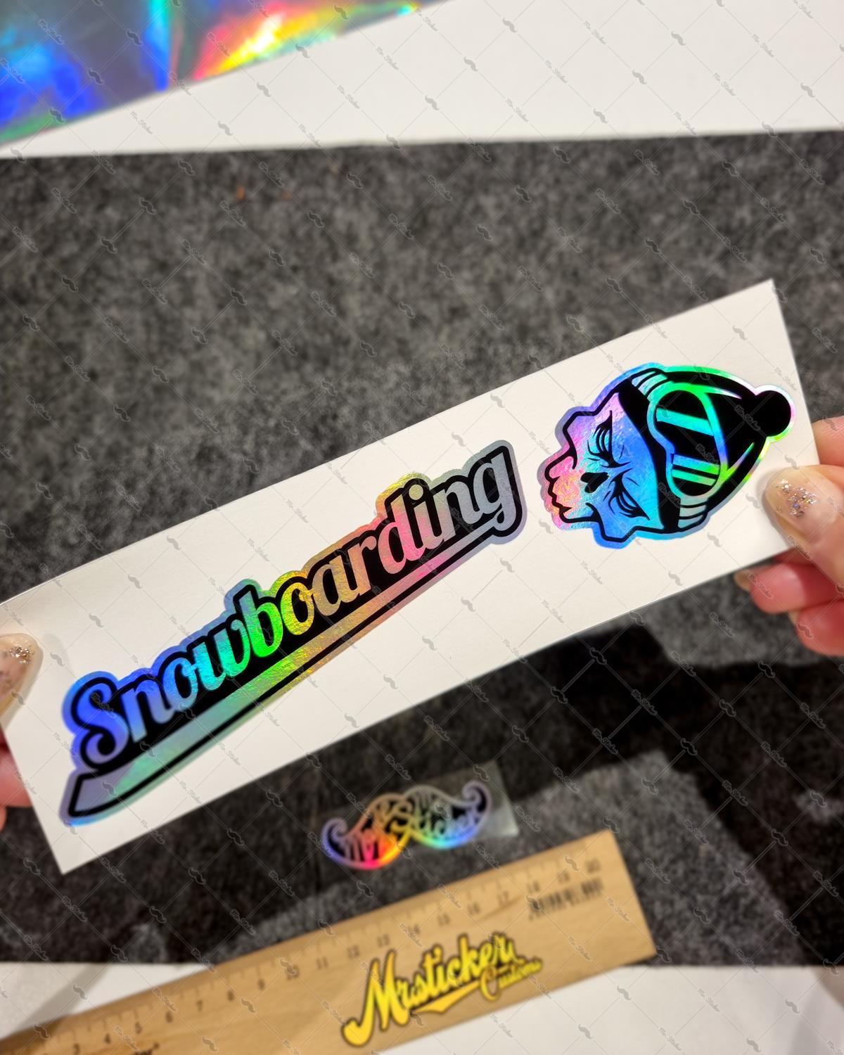 HLG63 Hologram Snowboarding Yazısı ve Kurukafa Etiketi