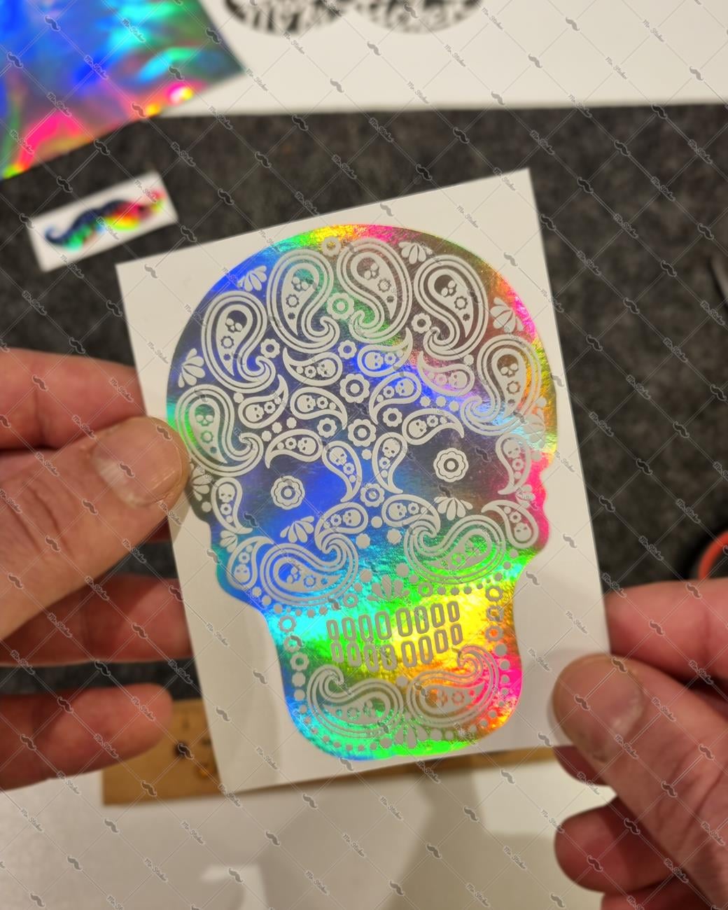 HLG92 Hologram Beyaz Kurukafa Etiketi