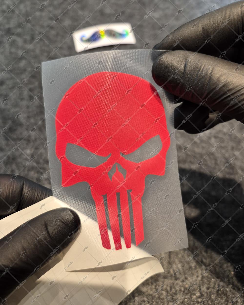 SKL60 Mat Kırmızı Kurukafa Stickerı | Fırsat Ürünü