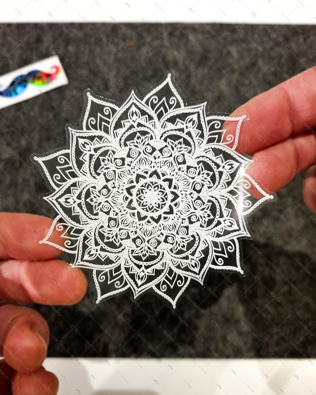 TWT27 Beyaz Mandala Çiçek Etiketi Şeffaf Sticker