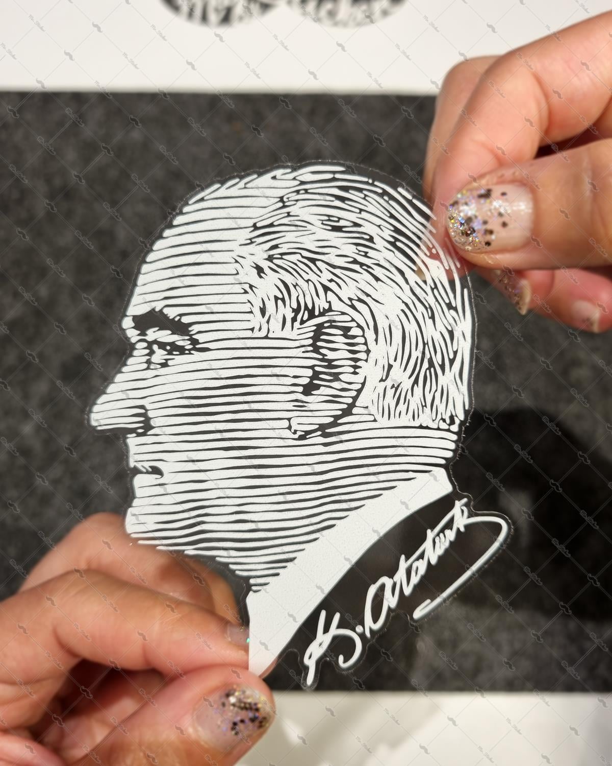 TWT3 Beyaz Çizgi Çalışma Atatürk Etiketi Şeffaf Sticker