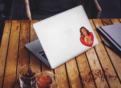 PNP28 Pinup Kizi Etiketi