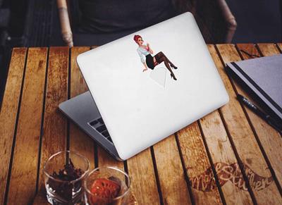 PNP39 Pinup Kizi Etiketi